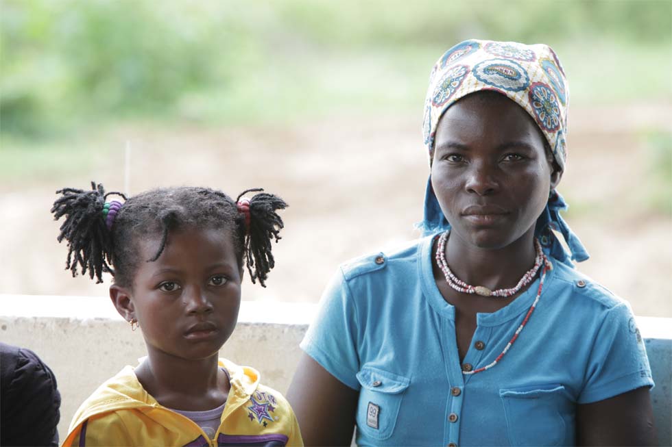 Madre e hija en Manhiça (Mozambique)